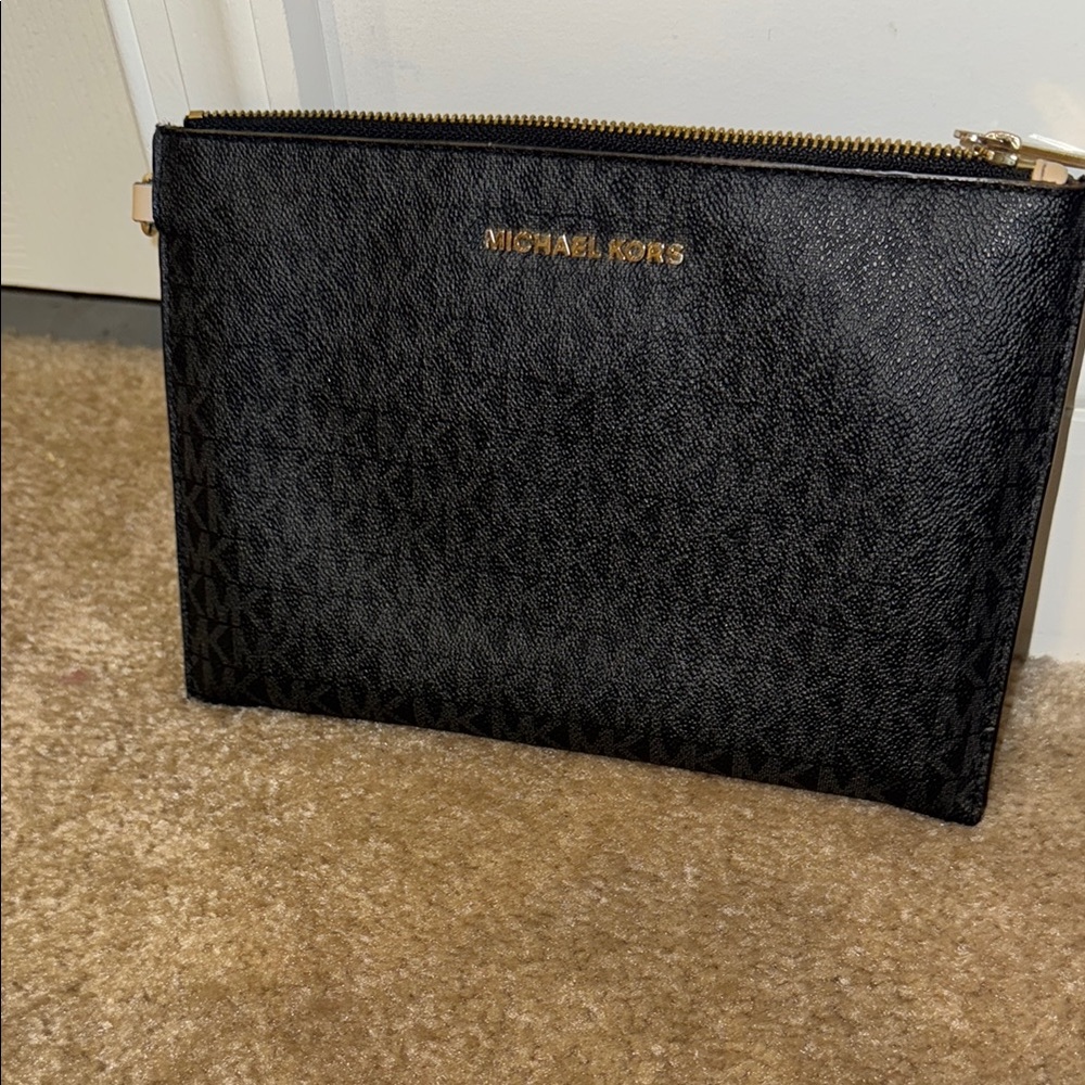 Michael Kors Black Wallet Sleek Minimalist Design